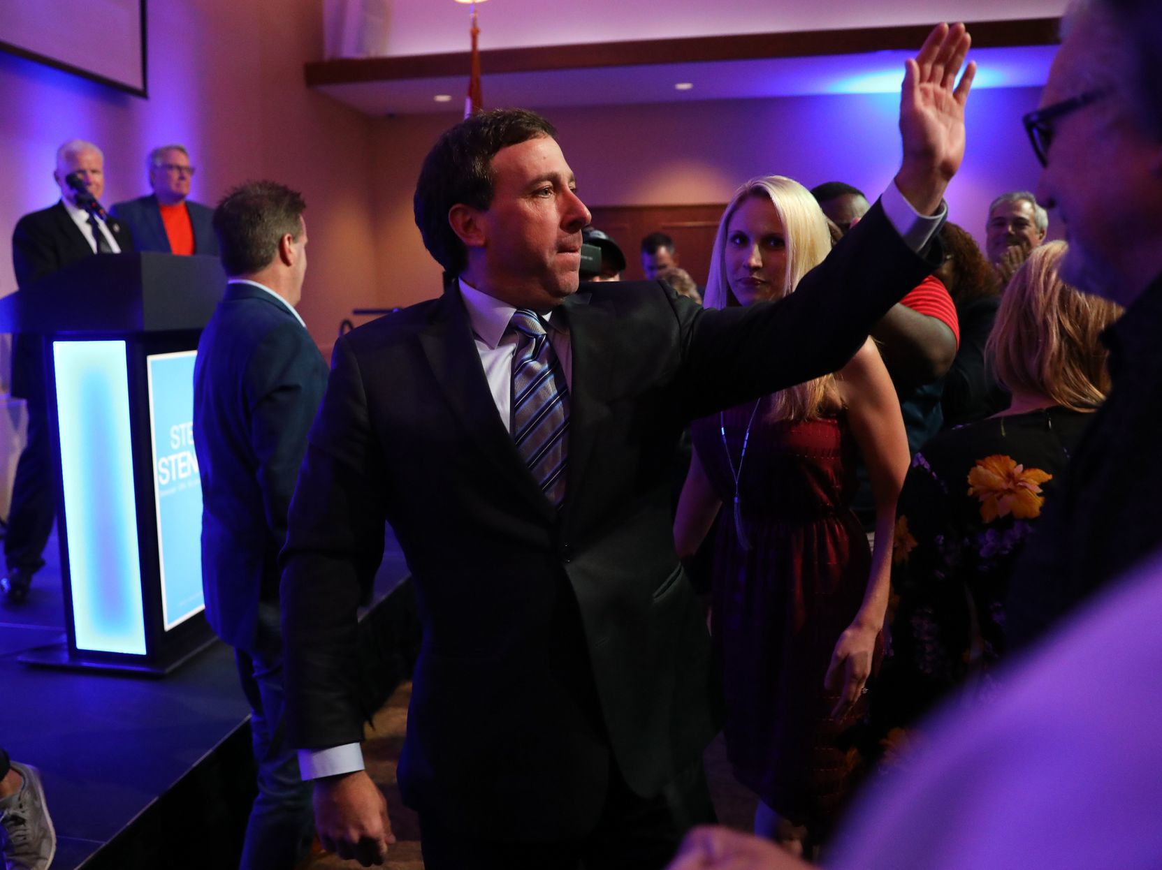 Stenger supporters gather to watch results